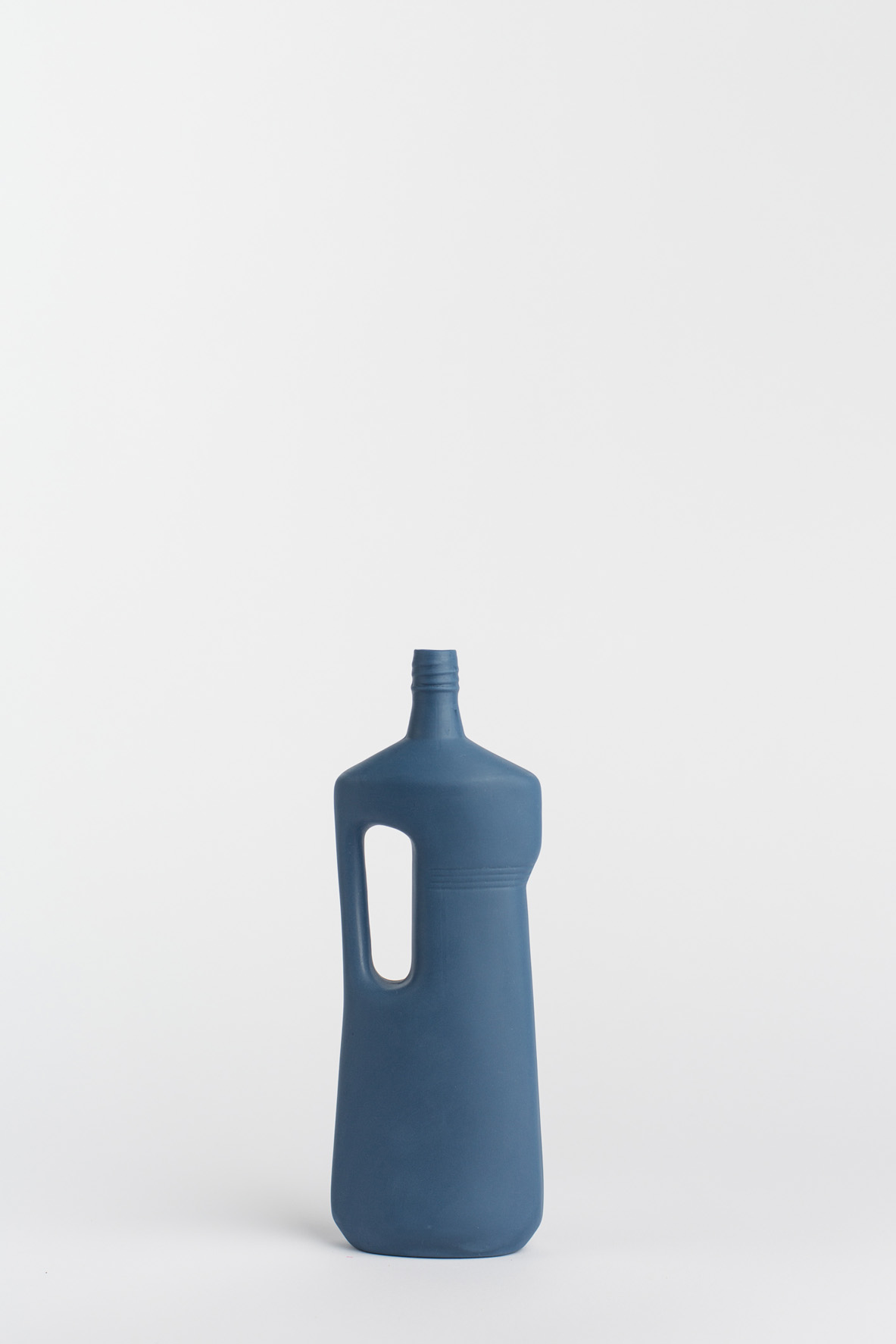 copyright_foekjefleur-bottlevase_#16_delft_front