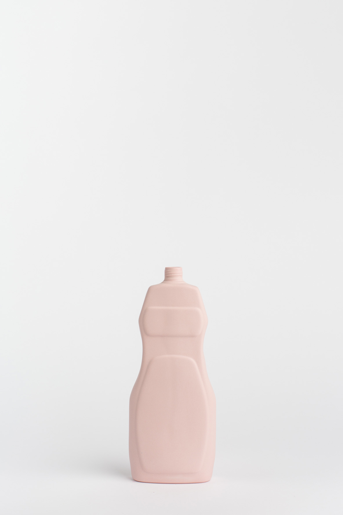 copyright_foekjefleur-bottlevase_#19_powder_front