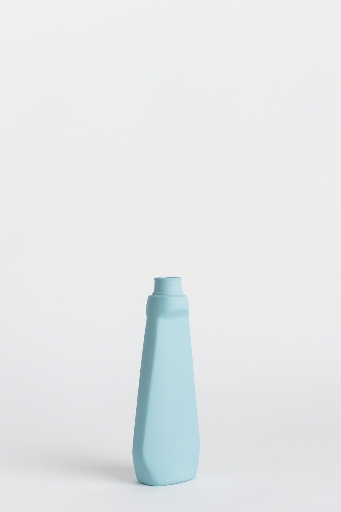 copyright_foekjefleur-bottlevase_#4_lightblue_01